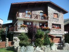 MOYle-chalet-vue-exterieure-du-chalet-1034.jpg
